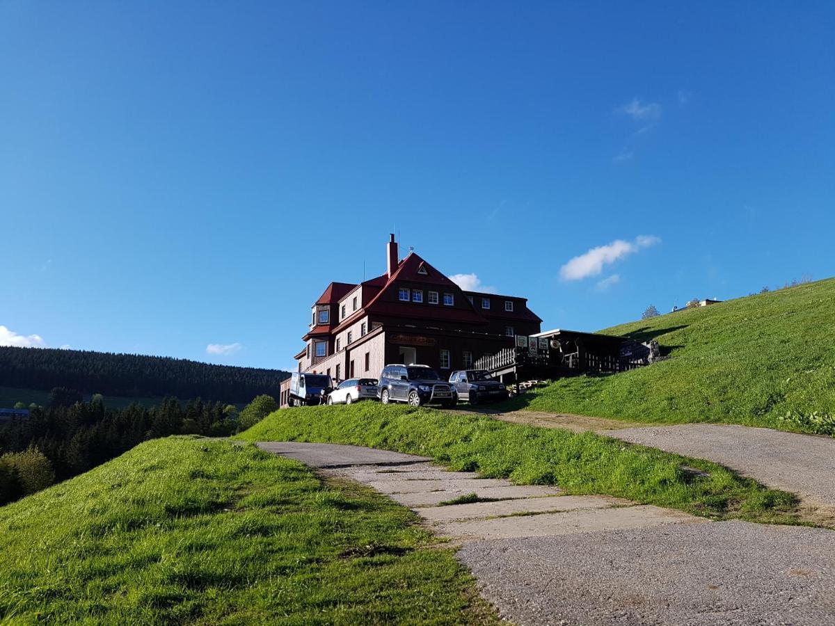 Capkova Chata Hotel Pec pod Sněžkou Eksteriør billede