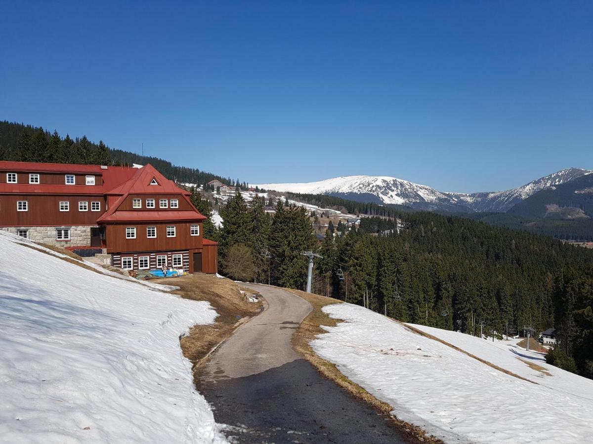 Capkova Chata Hotel Pec pod Sněžkou Eksteriør billede